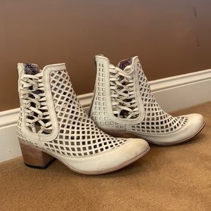 Freebird by Steven summer boots!